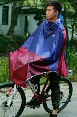 Poncho cycling cape